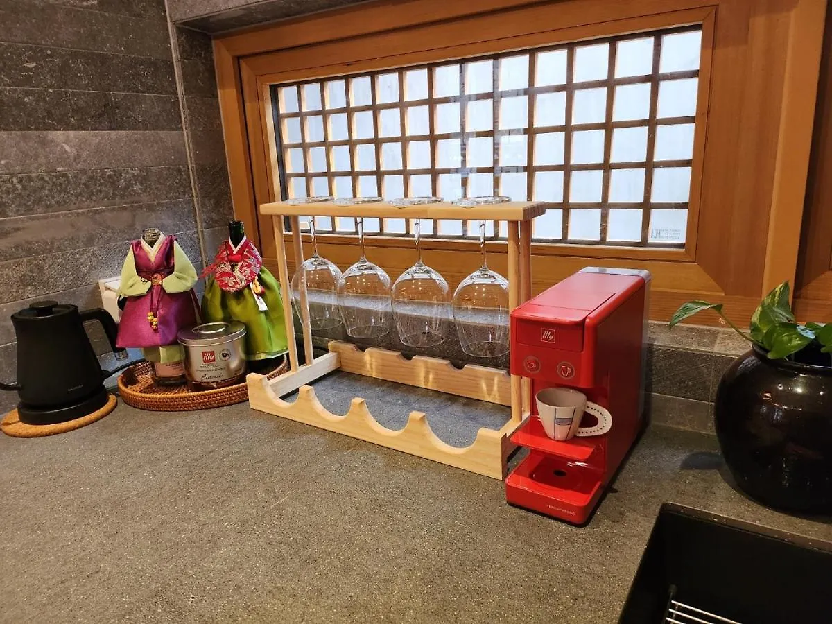 Iriru Luxury Hanok Stay - Eunpyung Hanok Village 首爾 度假居